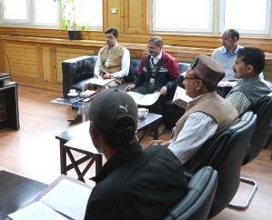 Kinnaur: District Election Commissioner holds meeting with office bearers of political parties