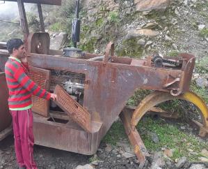 Sangrah: 2 thieves of Shimla arrested for stealing road roller tire from Sirmaur