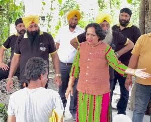 Tera Tera Hatti distributes relief material to flood affected areas in Mandi region of Himachal Pradesh 111