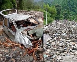 Kullu: Cars washed away in flood in Khodaage drain, people fled to save their lives