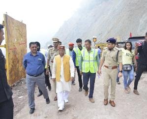 Solan: The Governor took stock of the damage on the National Highway near Chakki Mor
