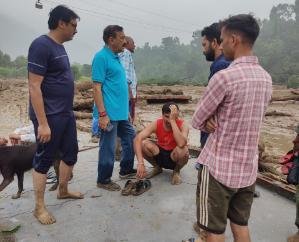 Nahan: Five people buried under debris due to cloudburst in Paonta Sahib's Sirmauri Tal, bodies of two removed