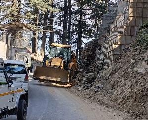 ऊपरी शिमला में सड़कें बहाल करने के कार्यों में आई तेजी