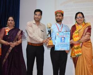 Vikram Kumar, teacher of Pinegrove School Subathu honored with Global Excellence Award