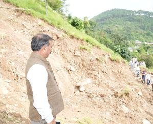  Chief Minister visits areas affected by heavy rains in Sarkaghat area of ​​Mandi district