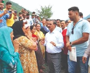 Nahan: Rehabilitation of flood displaced is the priority of the state government: Chief Minister