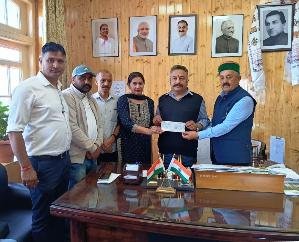  Shimla: Contribution of Rs 1.31 lakh to the Chief Minister's Relief Fund