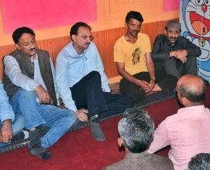 Nahan: Quickly settle the cases of damage caused by heavy rains and landslides: Harshvardhan Chauhan