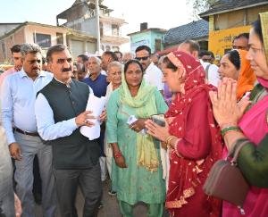 Hamirpur: CM Sukhu visited the affected villages in Bhoranj