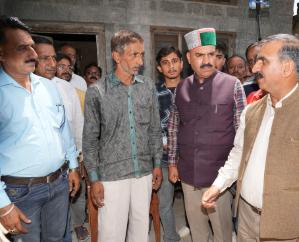 Hamirpur: Chief Minister provided land documents for house construction to disaster affected people: Chief Minister