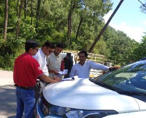 Hamirpur: RTO issued challan to vehicles for breaking rules