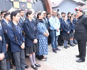 Shimla: Children of Dayanand School watched the assembly proceedings.