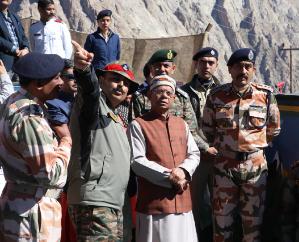 Governor reached Shipkila Military Post, said- Our soldiers are the security cycle of the country.