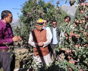 Governor laid emphasis on adopting natural agriculture in Kalpa