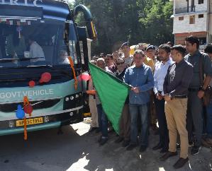Volvo bus service resumes for Manali