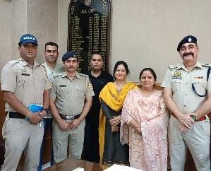 Cyber crime team got back the woman who lost Rs 1 lakh 20 thousand in cyber fraud.123