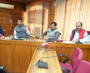 234 routes will be operated for private bus operators: Mukesh