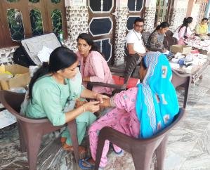 MP Mobile Health Service conducted health checkup of 80 people in Phulwara