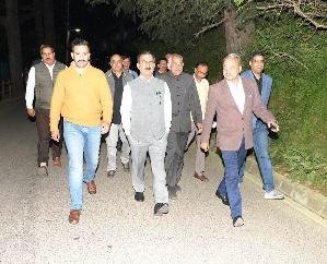 Chief Minister reached Secretariat on foot from Oak Over