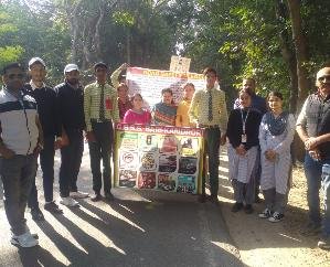 Indora: Students of Bari-Kandrodi took out road safety rally