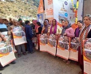  Keylong: Awareness camp organized in Hikkim at an altitude of more than 14000 feet.