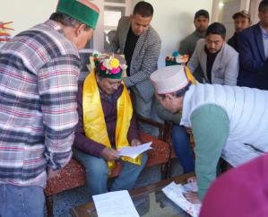 Kinnaur: Revenue Minister Jagat Singh Negi heard the problems in Pooh of Kinnaur district.