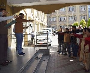 Dharamshala: Oath administered to officers and employees on the occasion of Constitution Day