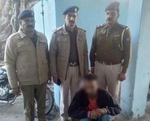 Rakkad: Police recovered 2.42 grams of chitta from a youth in Muhi Chowk rain shelter.