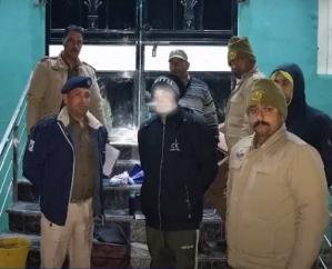 Indora: Accused arrested with 107.40 grams of heroin and 60 thousand rupees
