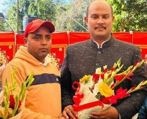 Jaisinghpur: Raj Verma congratulated Yadvinder Goma on becoming minister.