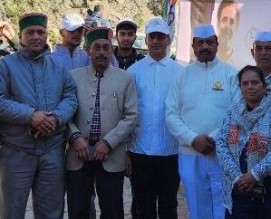  Shimla: State Congress celebrated the 139th foundation day of the party at Rajiv Bhawan.