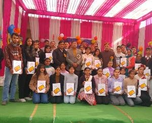  Dharamshala: Ashish Butail distributed tabs to 110 meritorious students in Chachiyan.