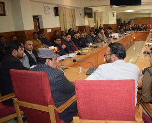 Solan: Officials should pay attention to quality in development works: Dr. Shandil