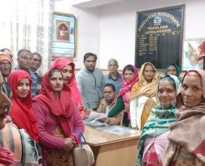 Jwalamukhi: Administration should free the people of Ghaloda from stray animals: Atul Chaudhary