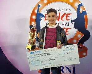 Solan: Divyanshu of Parwanoo won 'Dance Himachal Dance' competition