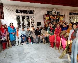 Jaisinghpur: BJP workers cleaned the Mata Guheshwari Tatahal temple complex.