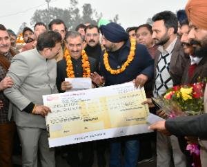 Solan: Chief Minister dedicated projects worth Rs 90 crore to the people of Nalagarh