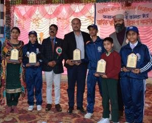 Jaisinghpur: Follow the lives of great personalities Students: Goma 123