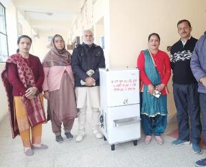  Ramesh Thakur donated water cooler to Boys School Kunihar