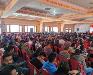 Solan: BJYM held Namo Nav voter conference at Sanatan Dharma Temple in Solan