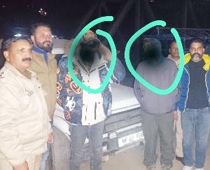  Kullu: ANTF caught 2 drug smugglers who fled after throwing away the consignment of heroin.