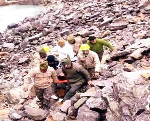  The person who finds the youth missing in Satluj river will get a reward of one crore rupees.