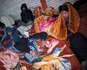 Despite the severe cold, JOA IT candidates remained sitting outside the secretariat throughout the night.