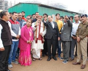 केन्द्रीय स्वास्थ्य एवं परिवार कल्याण राज्य मंत्री ने किया एम्स का निरीक्षण