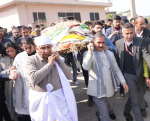  The Chief Minister late Prof. Tribute paid to Simmi Agnihotri