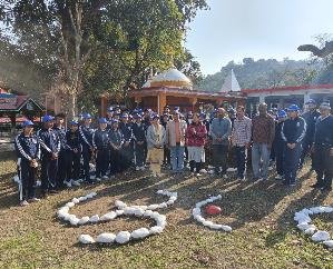 Green: Volunteers of Dhaliyara College cleaned Machkund Mahadev Temple. 123