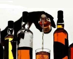 दाड़लाघाट में पकड़ी 14 बोतल अवैध शराब