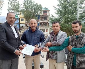 Karsog: Villagers of Mumel submitted memorandum to SDM regarding organizing Nalwad fair.