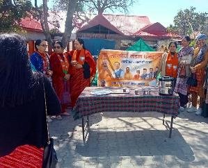  Dharamshala: BJP Mahila Morcha set up Namo tea stall at Kachari Chowk.