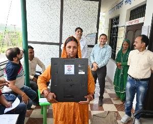 Hamirpur district leading in TB eradication, 54 panchayats TB free
